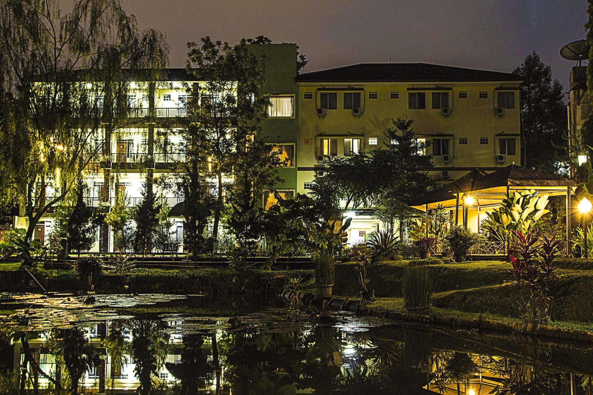 Hotel Lotus Bandung Luaran gambar