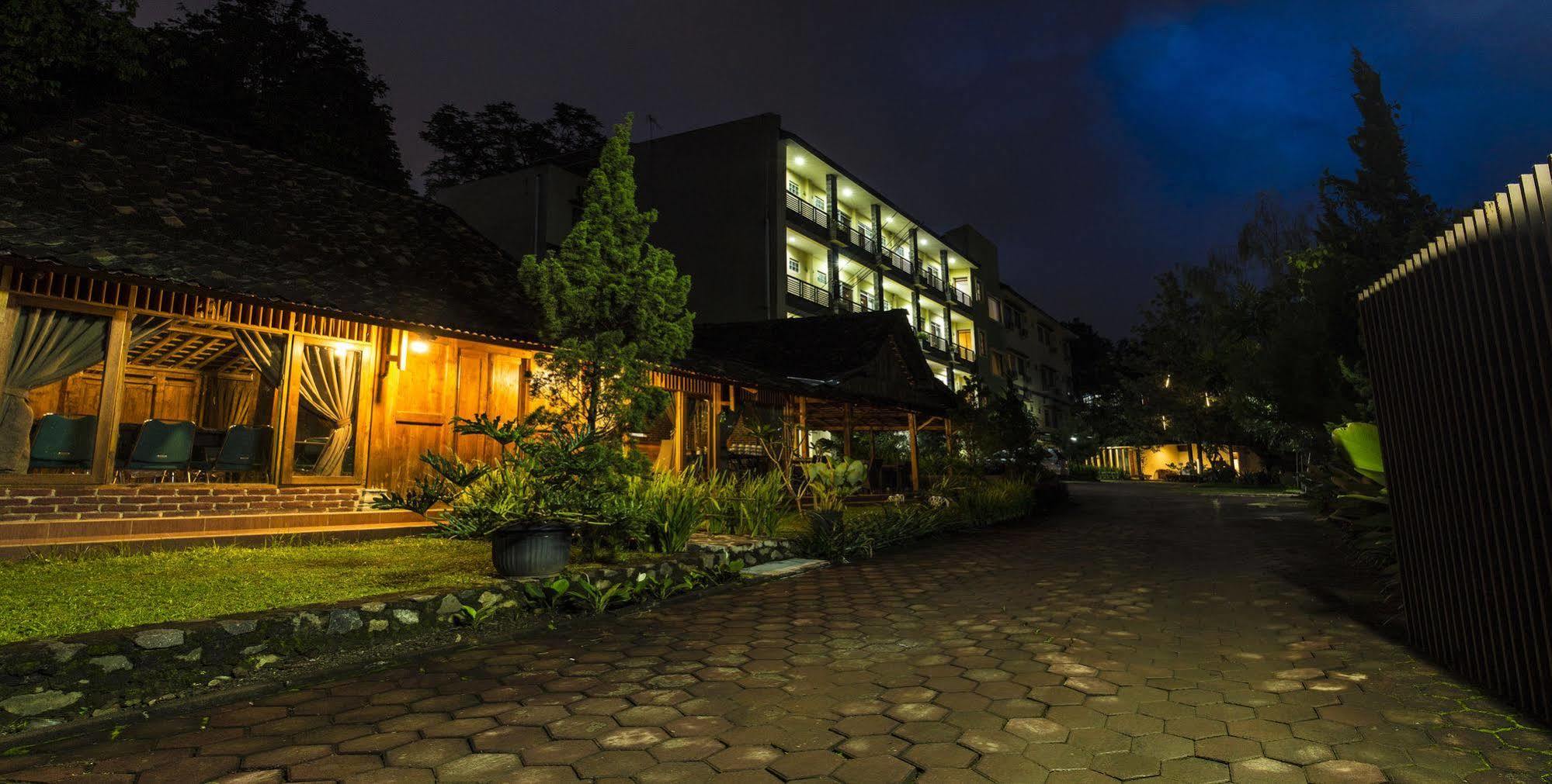Hotel Lotus Bandung Luaran gambar